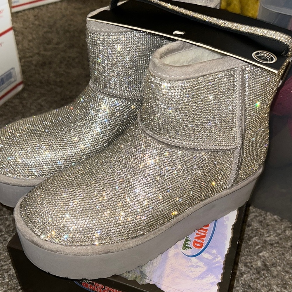 Sparkling Silver women’s  Boots size 9/10
